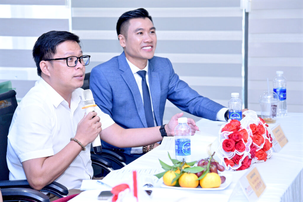 LỄ TỐT NGHIỆP LỚP ĐÀO TẠO MC TẠI ĐÀ NẴNG KHOÁ 23 CỦA SOL VÀNG 7 DSC 7988