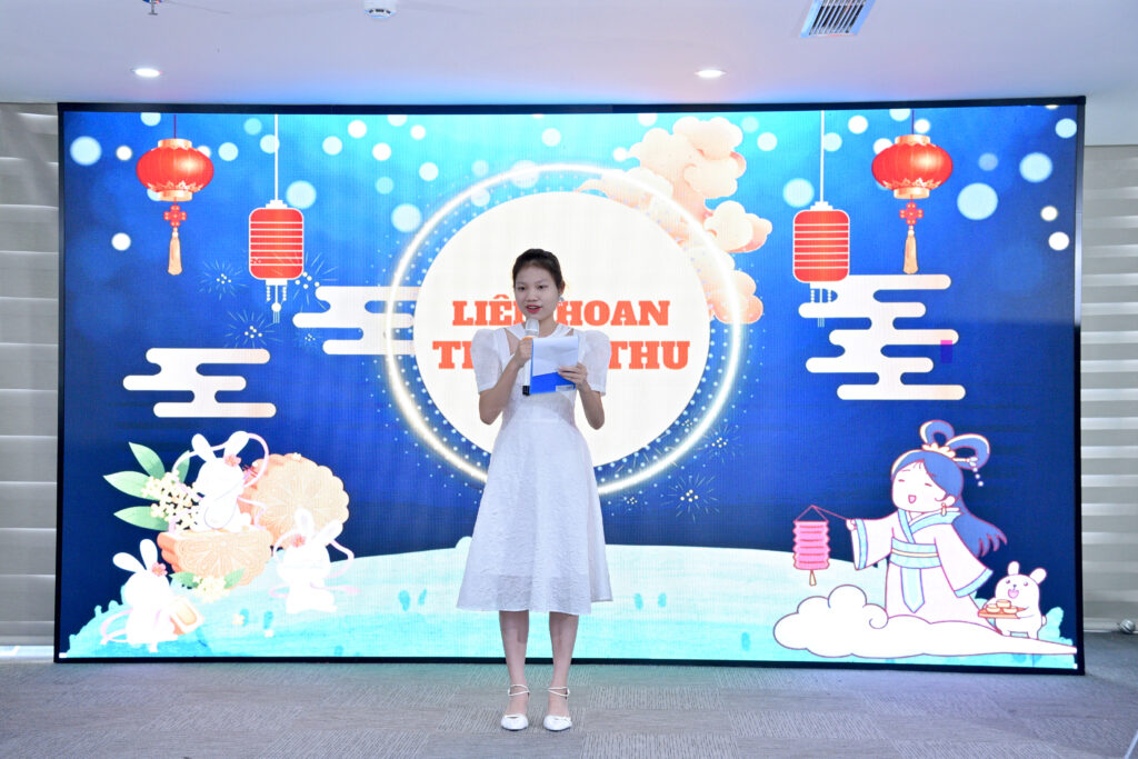 LỄ TỐT NGHIỆP LỚP ĐÀO TẠO MC TẠI ĐÀ NẴNG KHOÁ 23 CỦA SOL VÀNG 12 DSC 8026