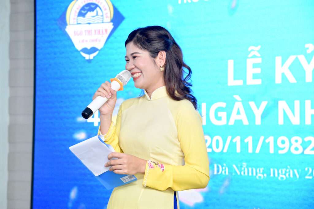 LỄ TỐT NGHIỆP LỚP ĐÀO TẠO MC TẠI ĐÀ NẴNG KHOÁ 23 CỦA SOL VÀNG 10 DSC 8120