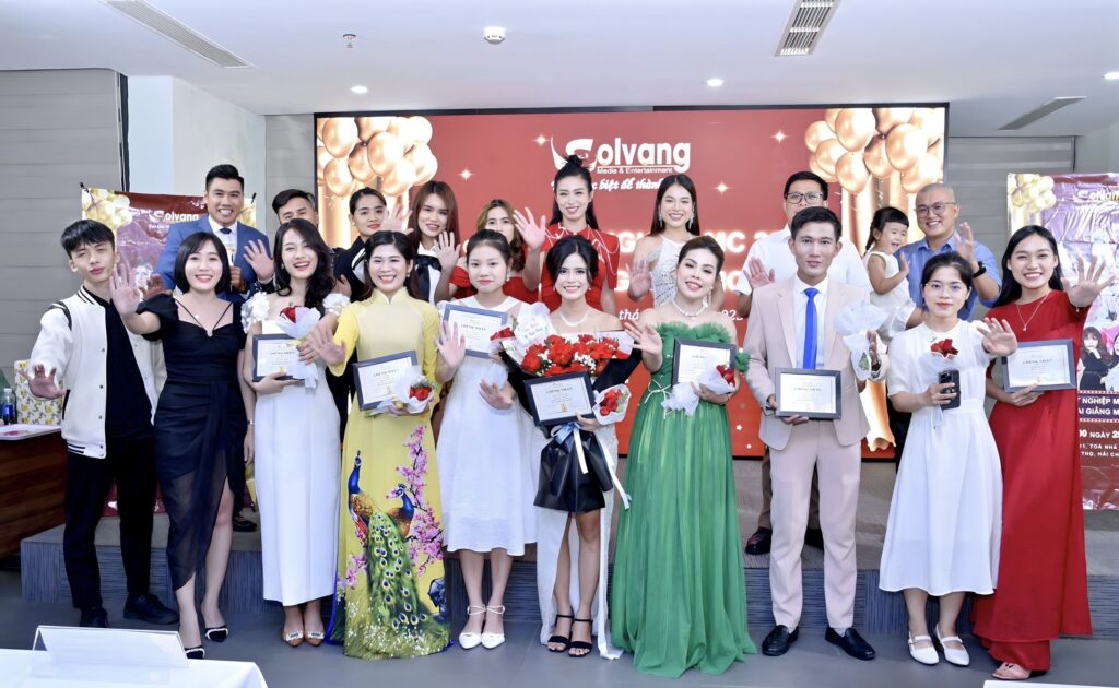 Niềm vui của các học viên ngày tốt nghiệp Niềm vui của các học viên ngày tốt nghiệp