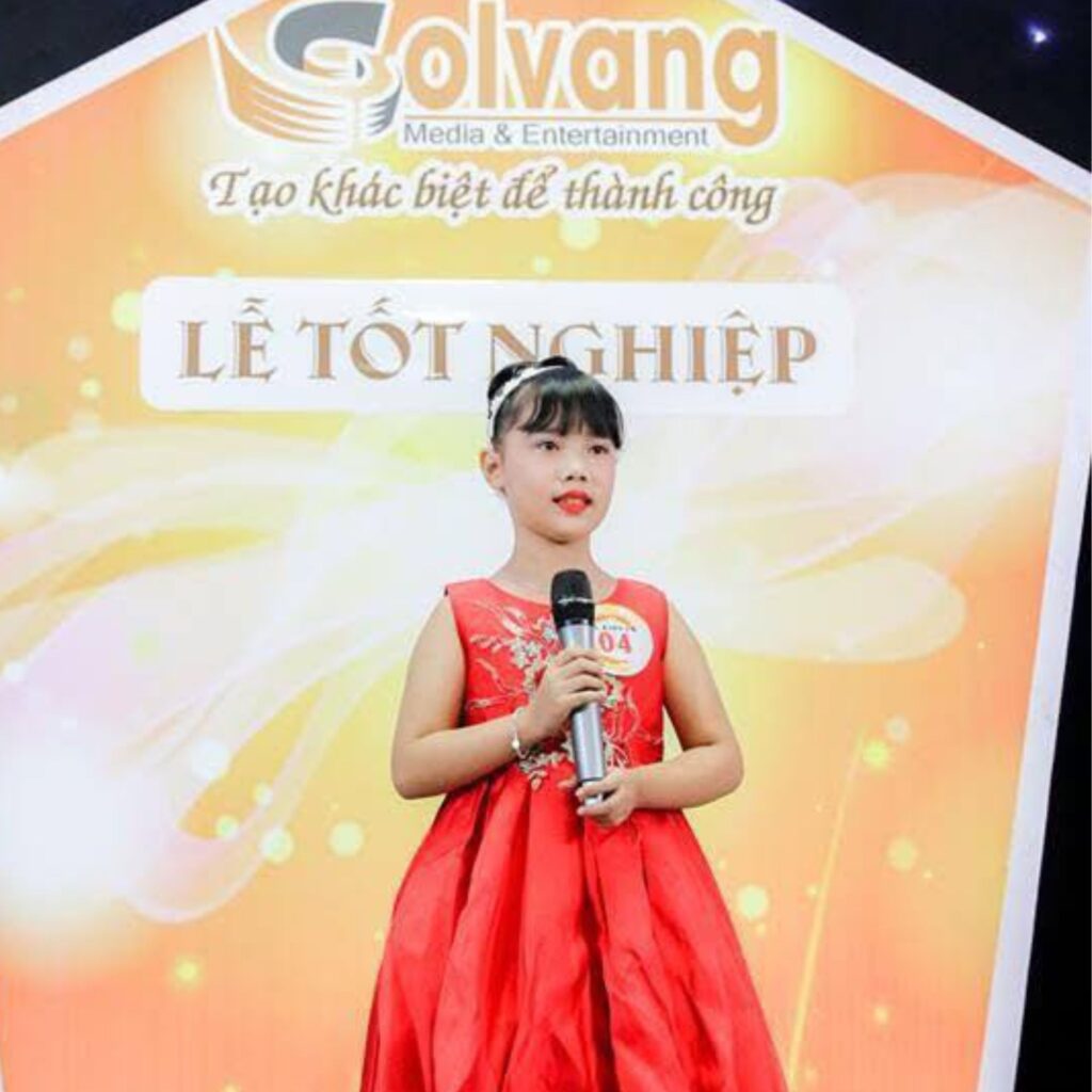 mc nhi sol vang 40 x 40 cm